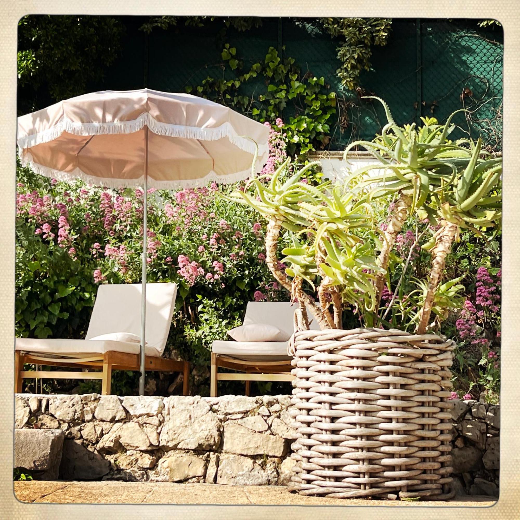 Hotel Les Messugues Saint-Paul-de-Vence Bagian luar foto